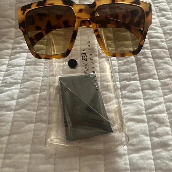 Quay Australia Tortoise Shell Square Sunglasses Quay square sunglasses in tortoiseshell | ASOS main image 2